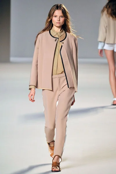 Look 9